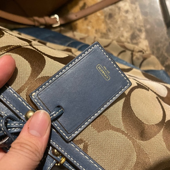 Coach Tote Shoulder Signature Canvas - Picture 7 of 12